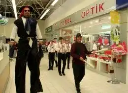 Alışveriş Merkezi Etkinlikleri Tahta Bacak Gösterisi Jonglör Temini İstanbul Organizasyon