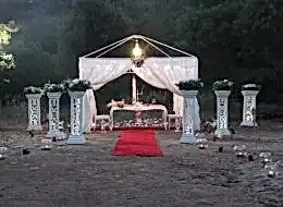 Cam Fanuslar Uçan Balonlar Eşliğinde Muhteşem Atmosferde Evlilik Teklifi Organizasyonu Bodrum