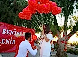 Evlilik Teklifi Anı ve Sürpriz Evlenme Teklifi Organizasyonu Alaçatı