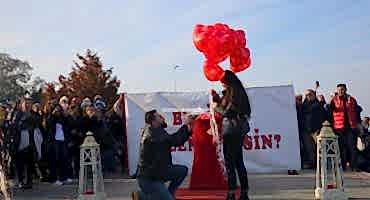 Dev Pankart ile Evlilik Teklifi Organizasyonu Paketi İstanbul Organizasyon