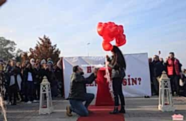 Dev Pankart ile Evlilik Teklifi Organizasyonu Paketi İstanbul Organizasyon