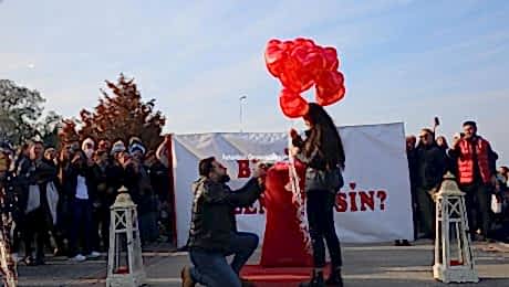 Dev Pankart ile Evlilik Teklifi Organizasyonu Paketi İstanbul Organizasyon