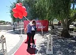 Yel Değirmenlerinde Sürpriz Evlenme Teklifi Organizasyonu Uçan Balonlar ve Yer Volkanları