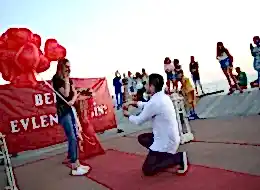 Benimle Evlenir Misin Yazılı Dev Pankartla Evlilik Teklifi Organizasyonu İstanbul