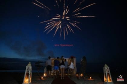 Havai Fişek Gösterisi Kumsal Evlilik Teklifi Organizasyonu İstanbul Organizasyon