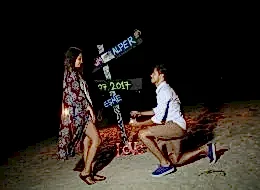 Yönlendirme Tabelası ve Dekoratif Ürünlerle Evlilik Teklifi Organizasyonu Çeşme