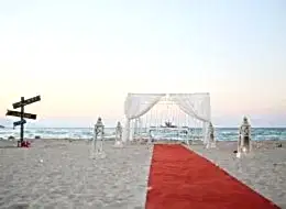 Kırmızı Halı Yer Volkanları ve Denizci Fenerleri ile Hazırlanan Yürüyüş Yolu