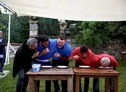 Sunucu Kiralama ve İkiz Tişörtle Yoğurt Yeme Yarışması İstanbul