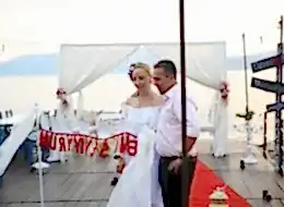 Romantik Evlilik Teklifi Organizasyonunda Fotoğrafların İncelendiği Anlar