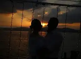 Gün Batımında İstanbul İskelede Evlilik Teklifi Organizasyonu