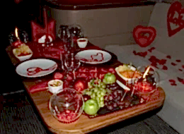 Atıştırmalıklar ve Masa Süsleme Detayları