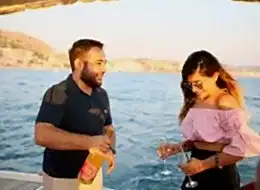 Benimle Evlenir Misin Sorusuna Verilen Evet Cevabını Şampanya Patlatarak Kutlama İstanbul